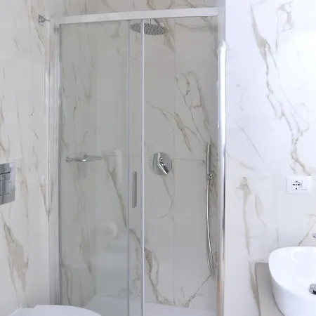 Rivieras House - 4* Nápoles